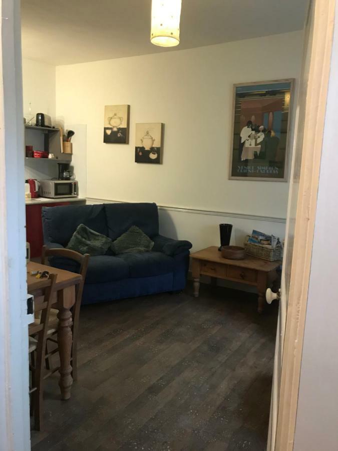 Le Petit Logement Apartment Pre-en-Pail-Saint-Samson ภายนอก รูปภาพ